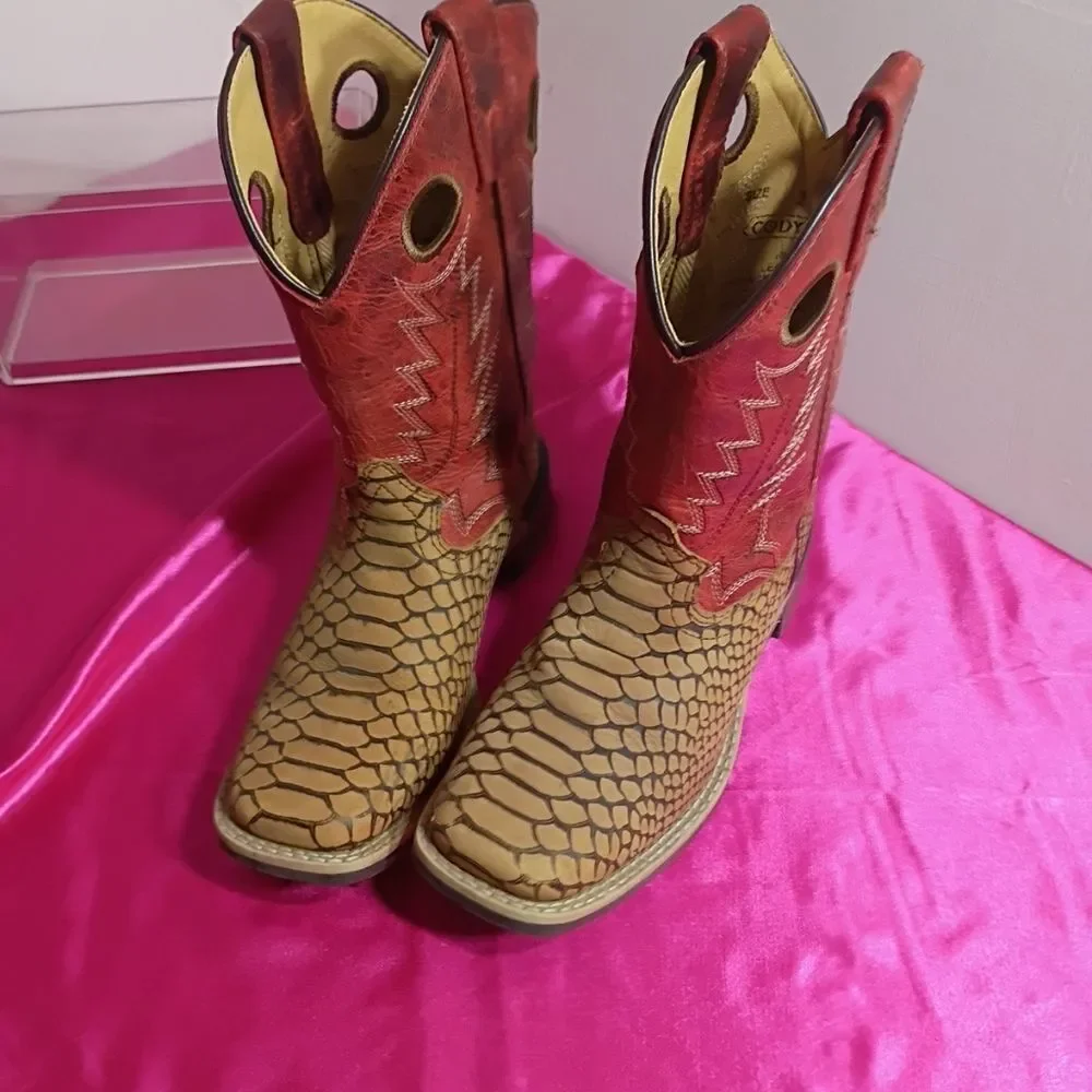 Cody James Brown Square Toe Cowboy Western Boots Youth Size 2 D style 43072C.